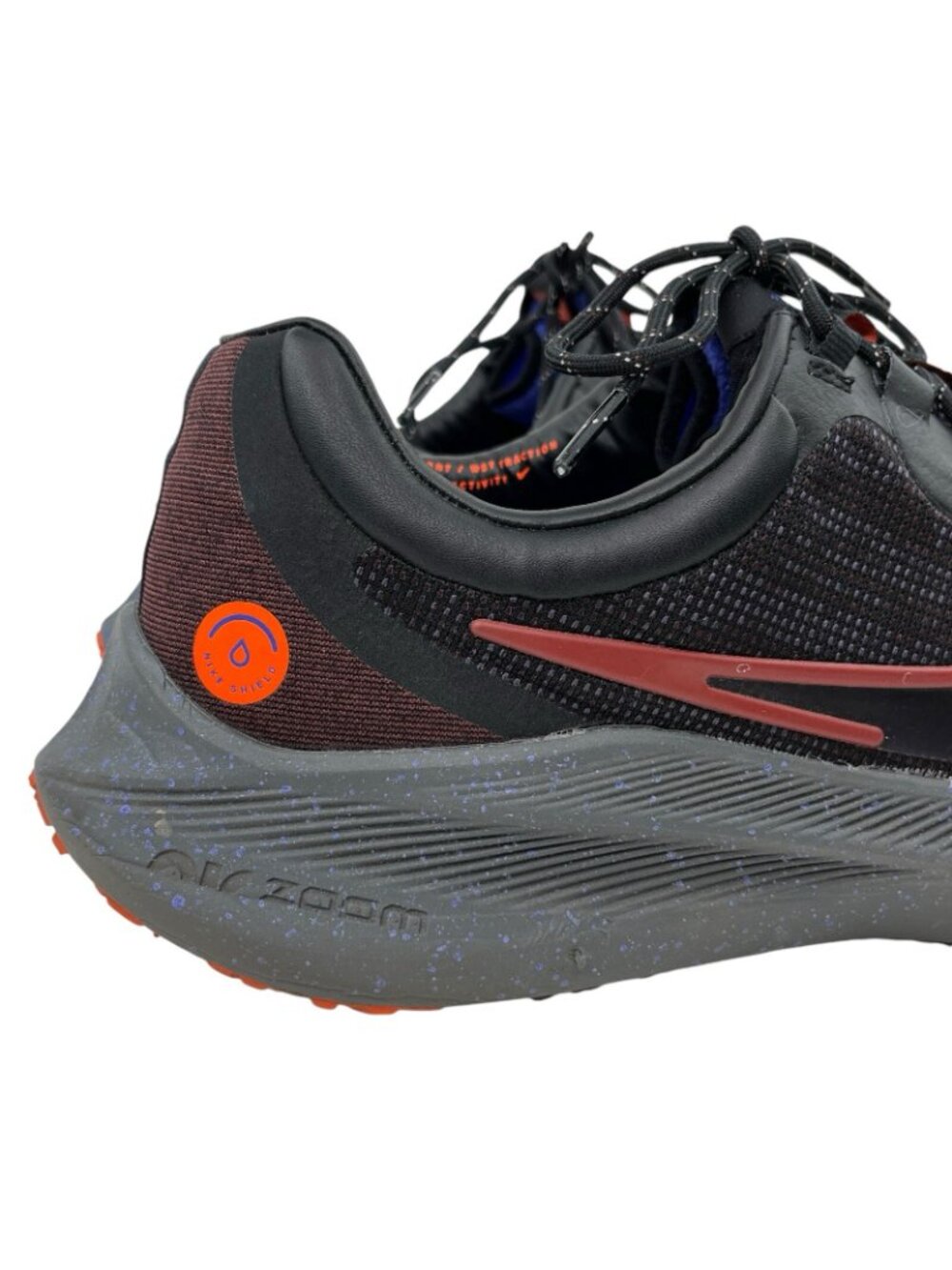 Mens Size 15 Nike Zoom Winflo 8 Shield Running Sneakers Black Swoosh DC3727-200 - Picture 11 of 16